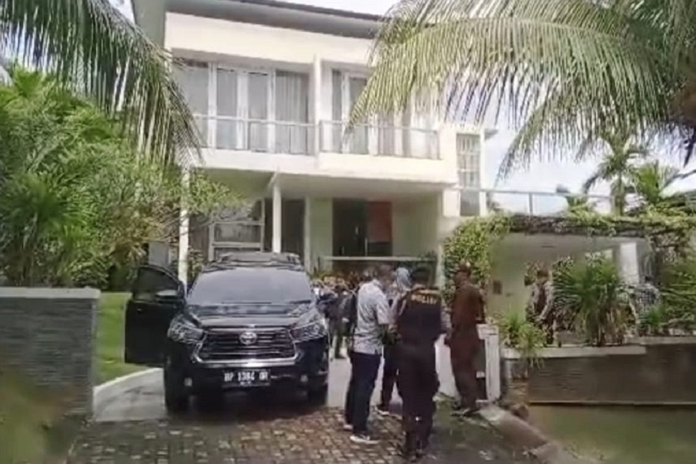 KPK Geledah Rumah Mewah Eks Pegawai Bea Cukai Andhi Pramono di Batam