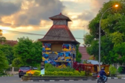 Bangunan Unik di Tengah Jalan Kotabaru Ini Namanya Babon Aniem, Punya Fungsi Penting di Zamannya
