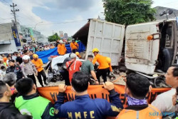 Rem Blong Truk Timpa Agya, 3 Meninggal Dunia