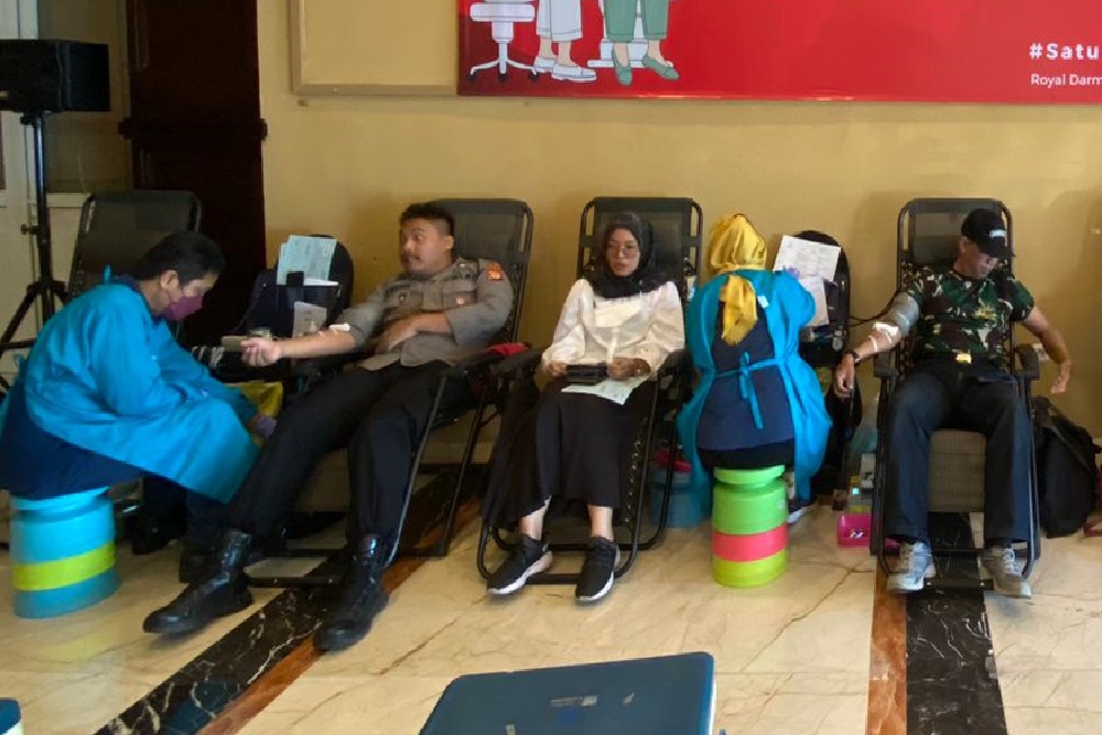 Ratusan Orang Mengikuti Aksi Donor Darah