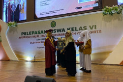 PP Muhammadiyah Lepas 172 Siswa Madrasah Muallimat Jogja