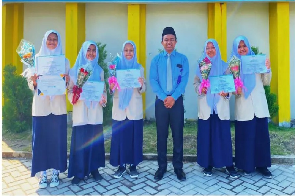 Bersaing dengan 16 Negara, MTs Darul Quran Jogja Raih 2 Emas di Kompetisi Internasional