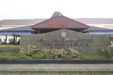 Mahasiswa AKN Seni Budaya Pentaskan Kesenian di Bali
