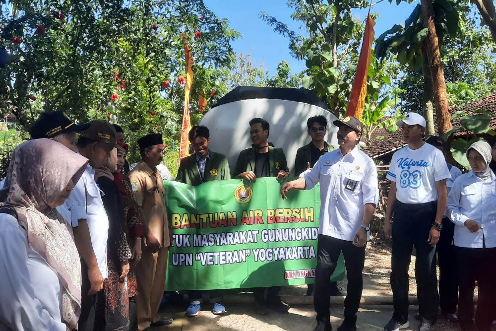 Peringati Dies Natalis ke-62, UPNVY Bagikan Ratusan Tangki Air Bersih di Gunungkidul