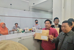 Korban Apartemen Malioboro City Kirim Satu Bendel Surat ke Presiden Jokowi dan Puan Maharani