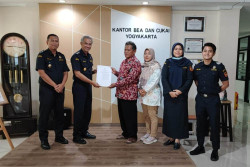 Bea Cukai Jogja Fasilitasi KITE IKM PT Matsuno Glove Indonesia Jaya