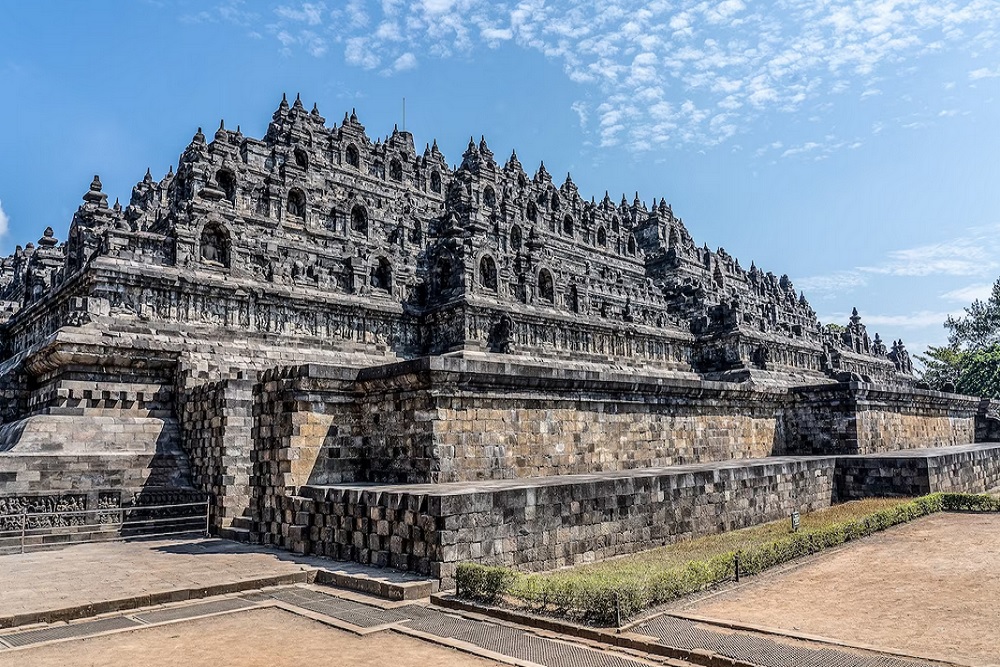 1.000 Umat Buddha Ikuti Upacara Apihoma Tantrayana di Borobudur