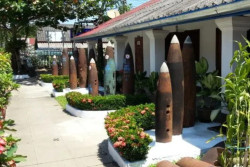 Wow! Negara Laos Punya Museum Khusus Bom yang Belum Meledak