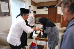 Ketum PBNU Kiai Yahya Cholil Staquf Ungkap Kondisi Cak Nun: Beliau Sudah Membaik