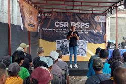 LPS Gelar Sosialisasi dan Pembagian Sembako untuk Tukang Becak di Jogja