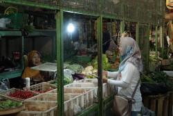 Pedagang Pasar Tradisional DIY Diedukasi Penggunaan QRIS