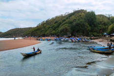 Nelayan Gunungkidul Boleh Tangkap Benur Maksimal 10.000 per Tahun