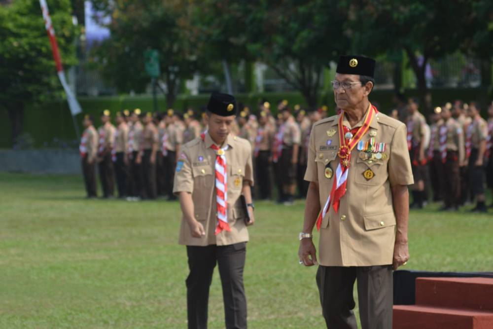 Sultan HB X Berikan Tanda Penghargaan kepada Pembina Pramuka di DIY