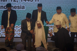 Prabowo Ganjar Bergandengan di Muktamar Sufi, Jokowi: Terima Kasih Para Ulama Mengajarkan Kerukunan