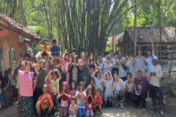 Mahasiswa Jepang Belajar Budaya Gotong Royong dan Bangun RTLH di Kulonprogo