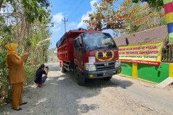 Debu Jalan Rusak Banyuroto-Nanggulan Ganggu Sekolah, Pemkab: Belum Masuk Prioritas