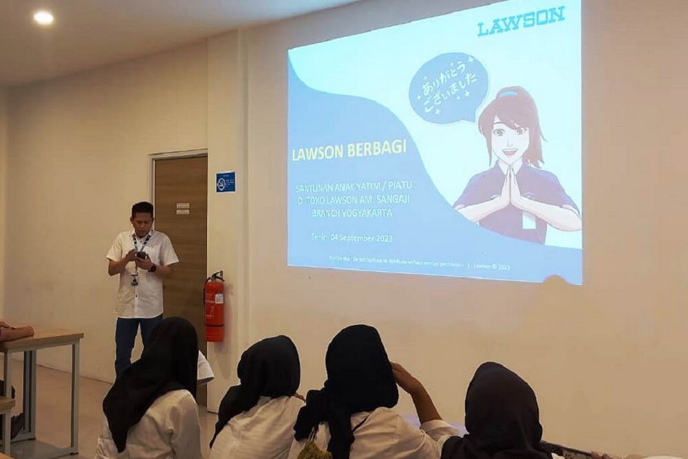 Lawson Berbagi Kasih Bersama Anak Yatim di Jogja