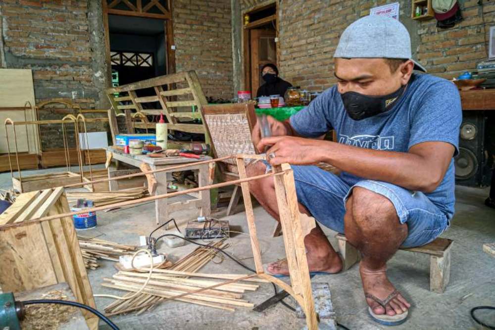 Perajin Sangkar Burung Kulonprogo Dilatih Pemanfaatan Teknologi dan Desain