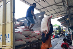 Harga Beras Terus Naik, Kini Tembus Rp12.670