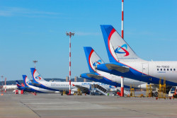 Pesawat Airbus Ural Airlines Mendarat Darurat di Ladang Gandum Rusia