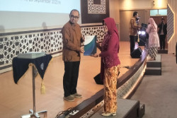 Ratusan Guru Akhirnya Peroleh Sertifikat Pendidik Usai Jalani Perkuliahan