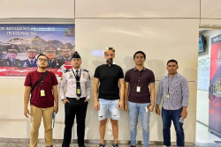 Bertindak Asusila di Rumah Warga, WNA Italia Dideportasi