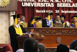 Dikukuhkan Guru Besar UNS Ke-287, Profesor Yudho Soroti Inkonsistensi Regulasi Securities Crowdfunding