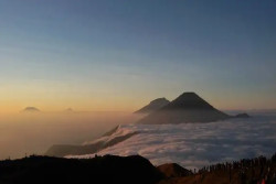 Jalur Pendakian Gunung Prau Wonosobo Dibuka, Simak Aturannya