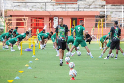 Dewa United vs Persebaya, Josep Gombau: Harus Waspada!