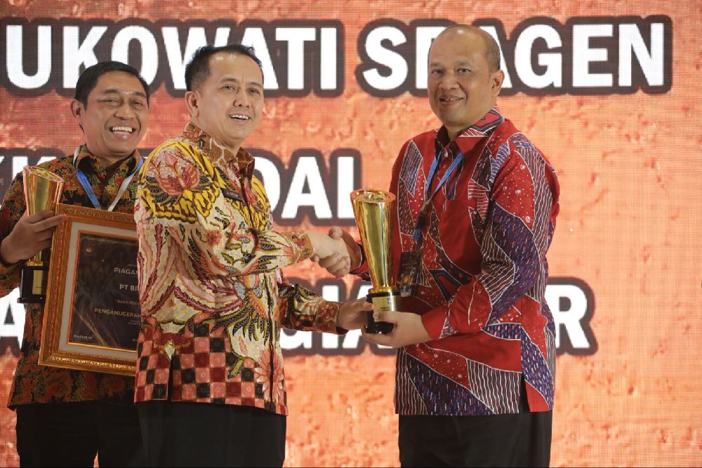 Wow! Bank Sleman Raih Penghargaan BUMD Awards 2023 Kategori Besar