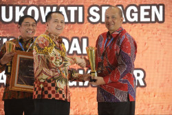 Wow! Bank Sleman Raih Penghargaan BUMD Awards 2023 Kategori Besar