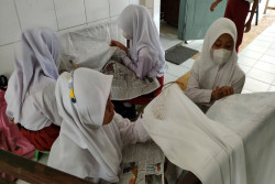 Hebat! Murid SD Gedangsari Gunungkidul Bikin Batik untuk Seragam Sekolah