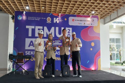 Temu Alumni SV UGM Bagikan Puluhan Beasiswa dan Luncurkan CDC