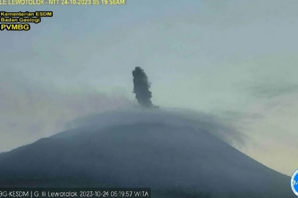 Gunung Ili Lewotolok NTT Dua Kali Erupsi Pagi Ini, Warga Diminta Waspada