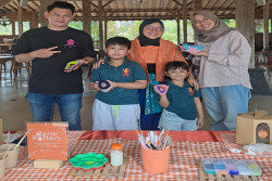 Kenalkan Diri ke Masyarakat Java Village Resort Gelar Fun Pottery Workshop