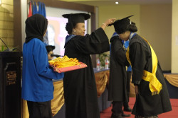 STIKOM Yogyakarta Gelar Wisuda Periode XXVII