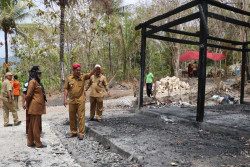 Warga Korban Kebakaran Sidomulyo Terima Bantuan Bedah Rumah