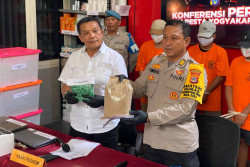 Polisi Bongkar Produsen hingga Penjual Obat Palsu, Beroperasi di Berbah dan Banguntapan