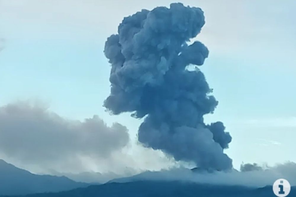 Gunung Dukono Erupsi, Lontarkan Abu Vulkanik Setinggi 1000 Meter