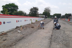Proyek Tol Jogja-Solo, Jalan Ring Road di Trihanggo yang Diperlebar Mulai Dicor