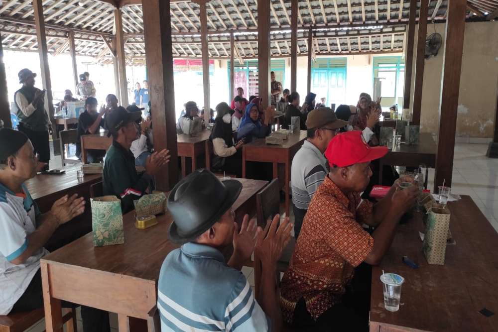 Diduga Berselingkuh sekaligus Tilep Uang Pajak, Kepala Dusun di Gunungkidul Didemo Warga