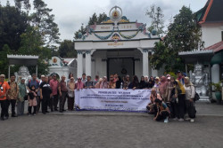 Puluhan Pegiat Pariwisata Malaysia Kunjungi Sumbu Filosofi, dari Kraton Jogja hingga Masjid Jogokariyan