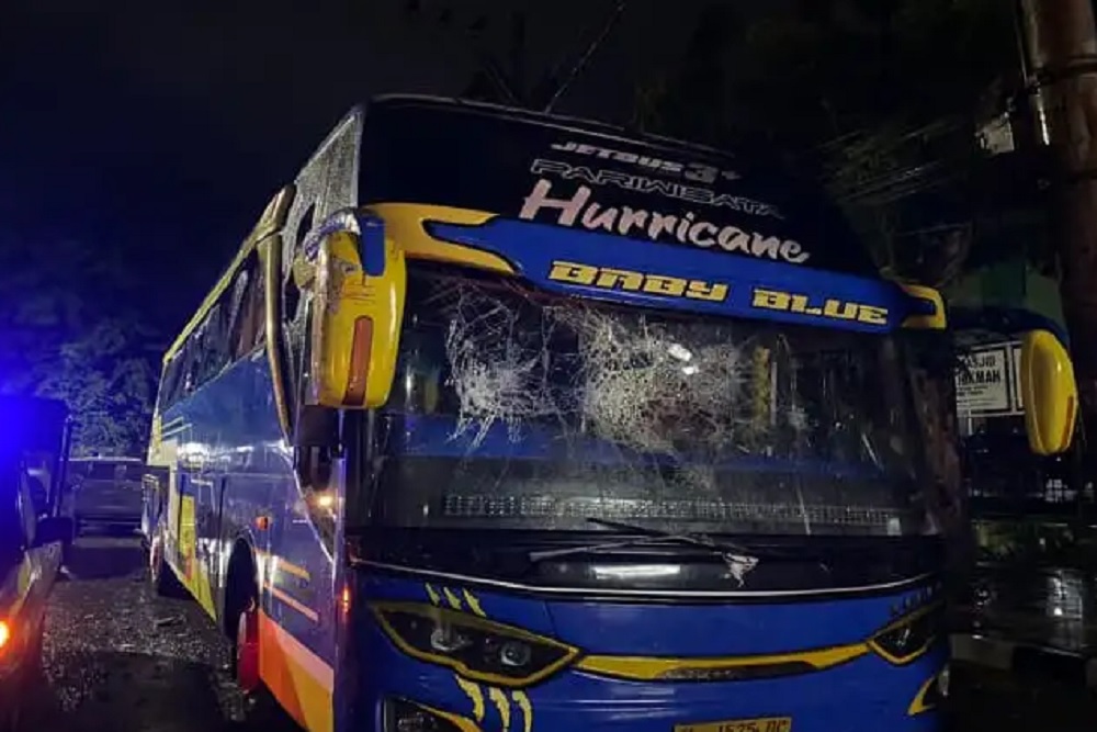 Lima Bus Suporter PSS Sleman Dijarah dan Dirusak di Stadion Jatidiri