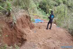 Misterius! 2 Mayat Dikubur di Ladang Bekas Penggergajian Kayu dan Semak Belukar di Girimarto Wonogiri