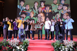 Cetak Lulusan Angkatan Pertama, Menteri Perhubungan Mengapresiasi Program Beasiswa Gojek