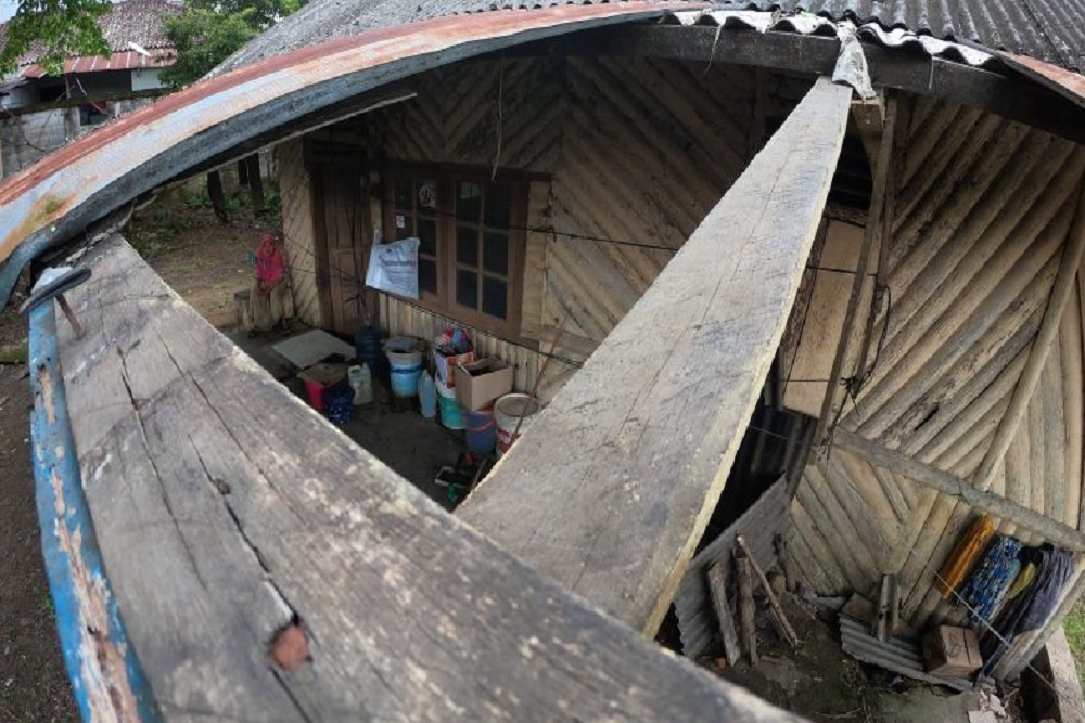Dua Rumah Tak Layak Huni Dibantu Perbaikan oleh REI DIY