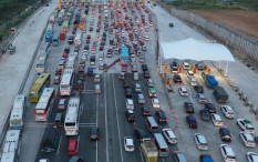 Urai Kepadatan Kendaraan, Contraflow Tol Jakarta-Cikampek Diterapkan