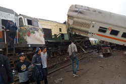 BREAKING NEWS, KA Turangga Adu Banteng dengan KRL Bandung Raya