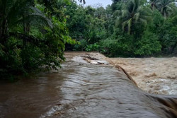 Kedungwanglu Gunungkidul Diterjang Banjir akibat Badai Anggrek, Sebagian Warga Terisolasi