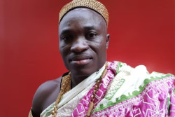 Tukang Kebun di Kanada Ternyata Seorang Kepala Suku di Ghana
